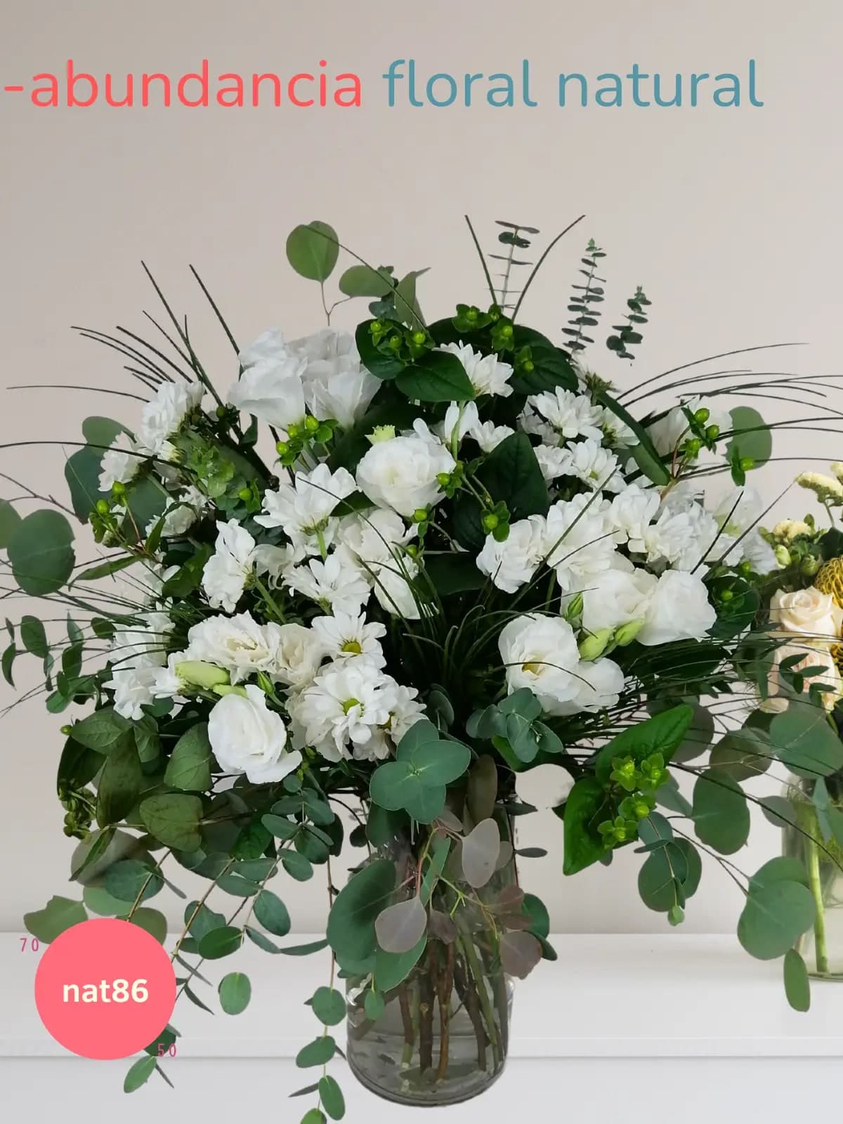 Arreglo Margaritas y Lisianthus en Florero CDMX