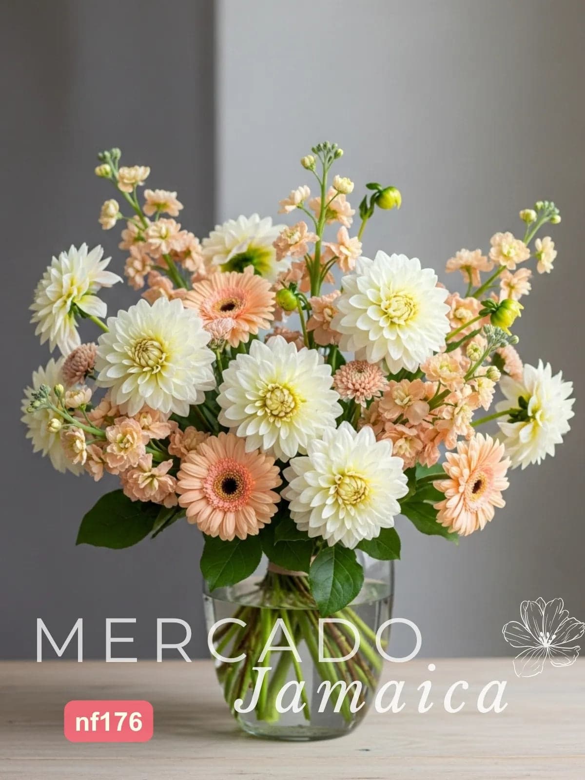 Dalias Blancas y Gerberas Durazno en Florero CDMX