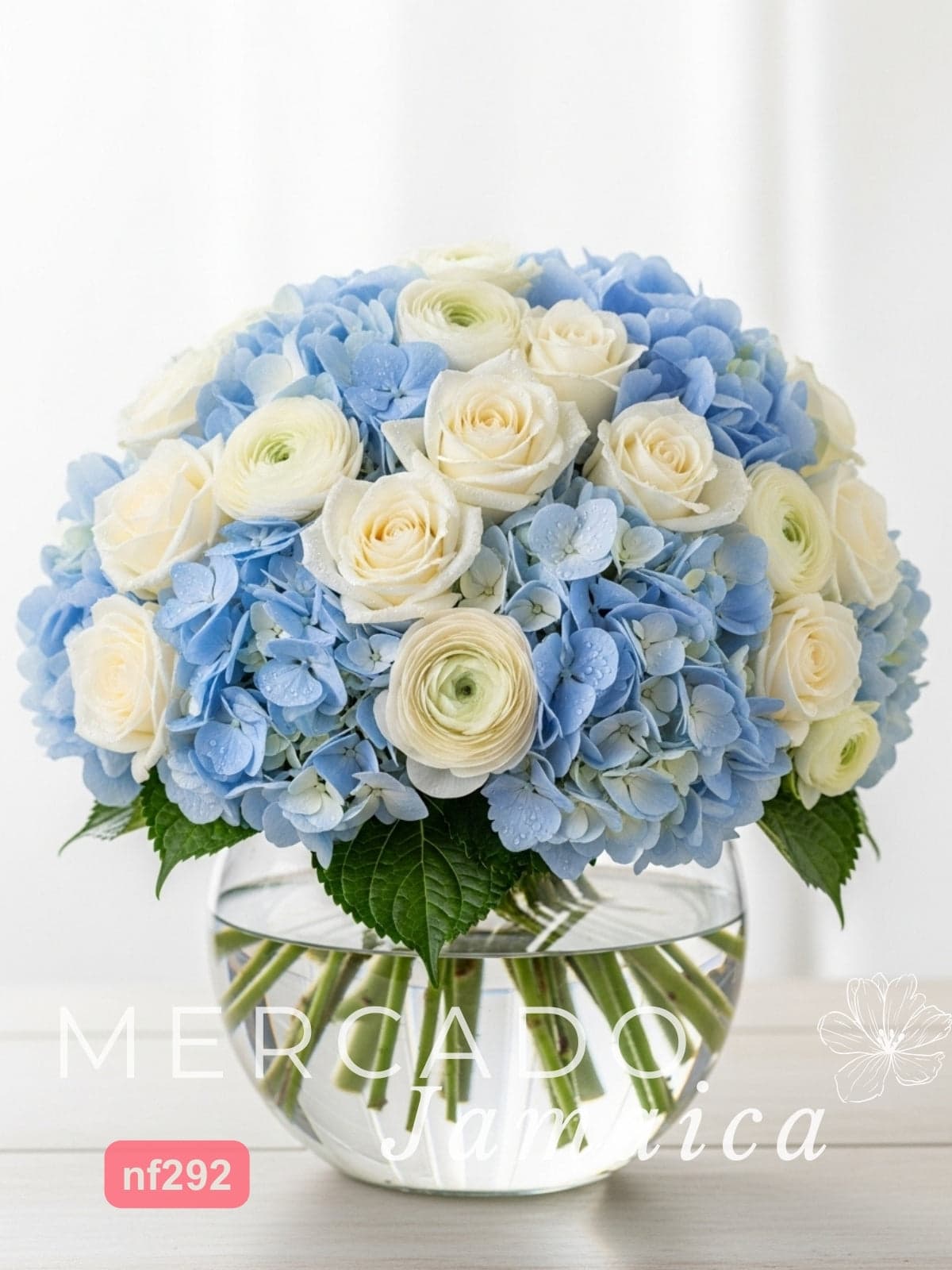 Arreglo Hortensias Azules y Rosas Blancas CDMX