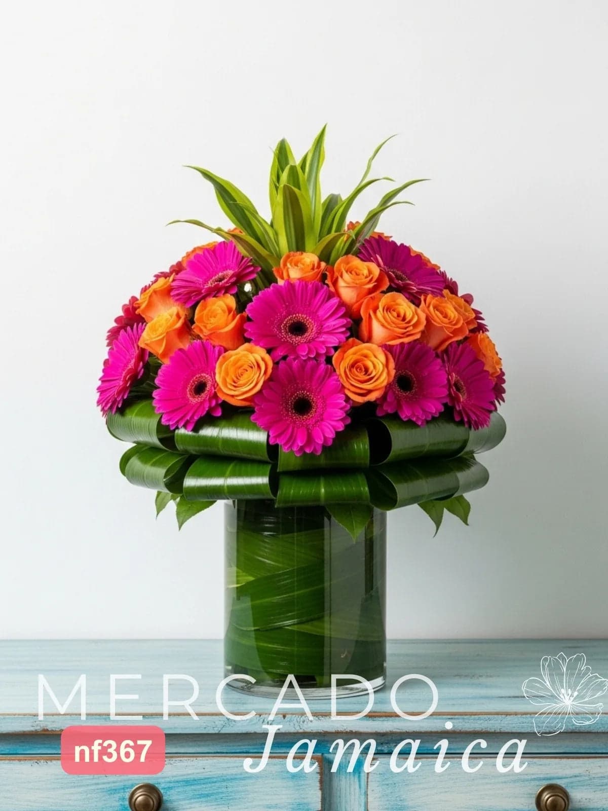 Arreglo Gerberas Fucsia y Rosas Naranja en Cilindro