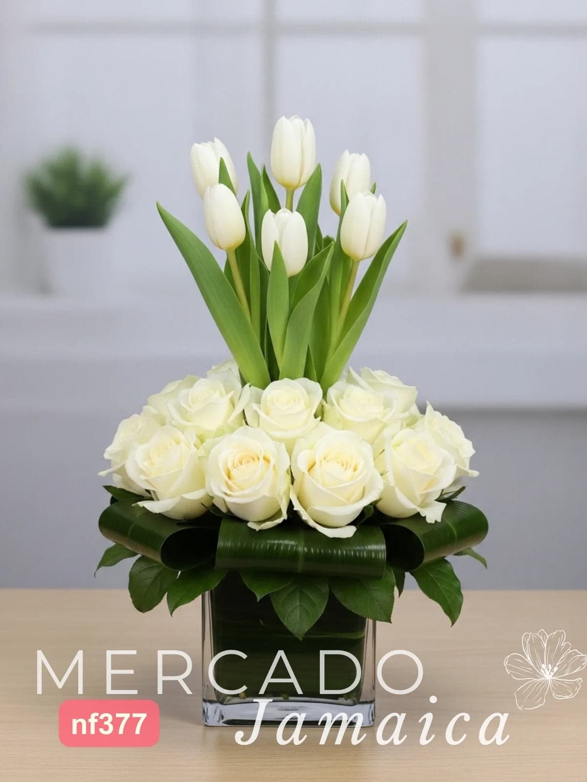 10 Tulipanes y 24 Rosas Blancas en Florero CDMX