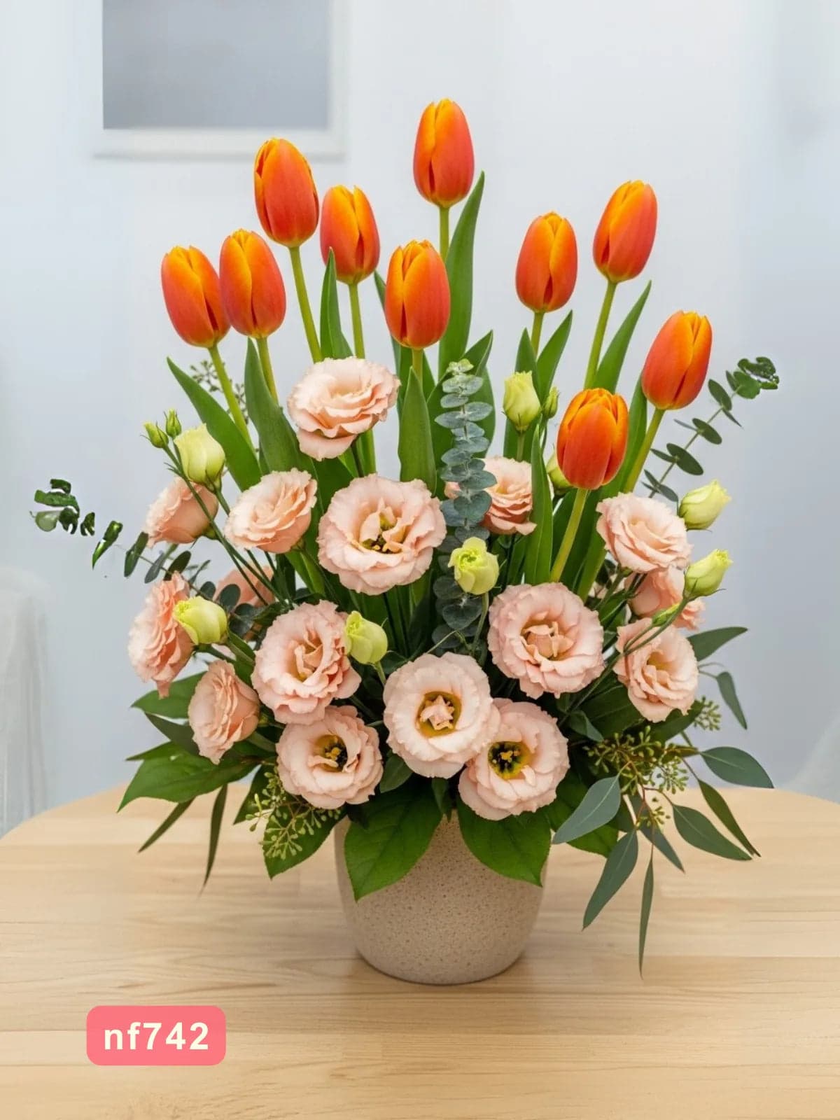 10 Tulipanes Naranja con Lisianthus CDMX
