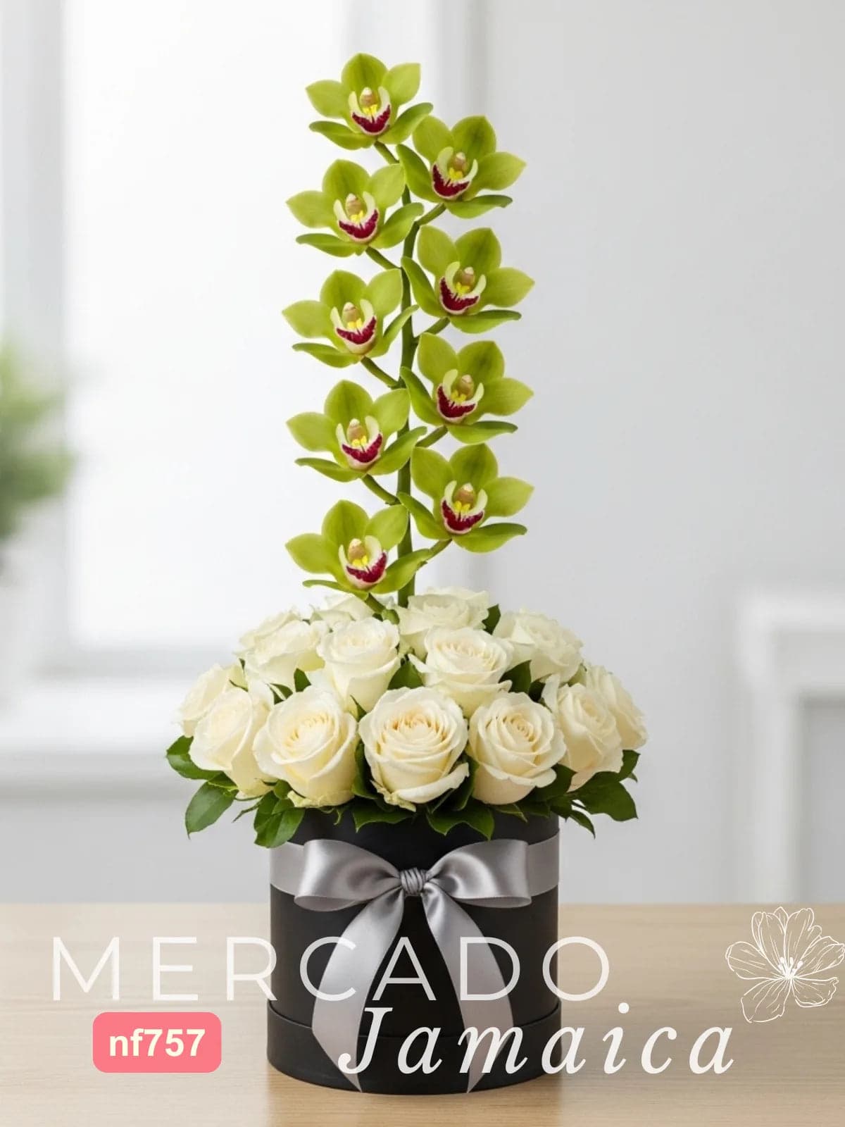 Orquídea Cymbidium Verde y 24 Rosas Blancas CDMX