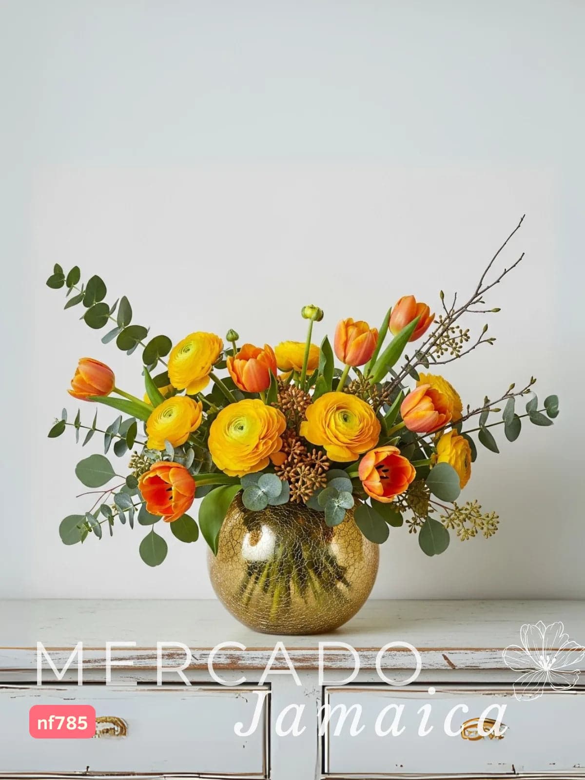 Esfera Dorada: 10 Ranúnculos y Tulipanes CDMX