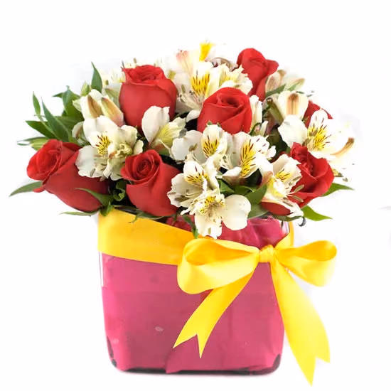 Arreglo 12 Rosas Rojas y Alstroemeria CDMX