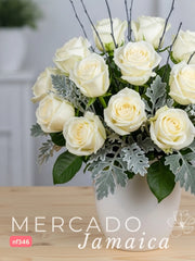 Pasión y Pureza: 12 Rosas Rojas y 18 Rosas Blancas