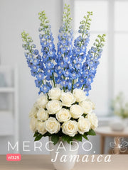 Armonía Celestial: Delphinium Azul y 18 Rosas Blancas