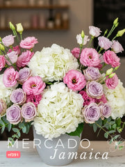 Arreglo de Rosas Lila y Hortensias: Sofisticación y Ternura