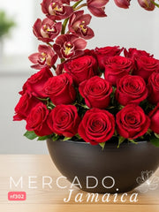 Arreglo Exclusivo de 24 Rosas Rojas y Orquídea Cymbidium Rosa