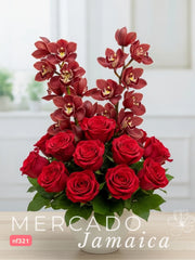 Delicada Fusión: Orquídea Cymbidium Rosa y 18 Rosas Rosa