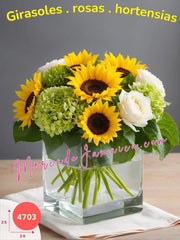 Centro de Mesa Primaveral con Girasoles, Rosas Blancas y Hortensias Verdes México