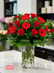 12 Rosas Rojas y Gerberas Rojas Toque Natural