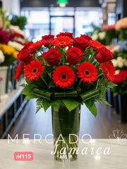 12 Rosas Rojas y Gerberas Rojas Toque Natural