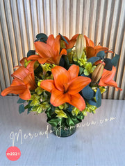 6 Lilies naranja arreglo floral