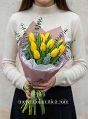 Ramo con 10 tulipanes amarillos